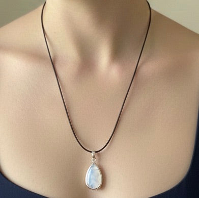 Colgante de piedra luna