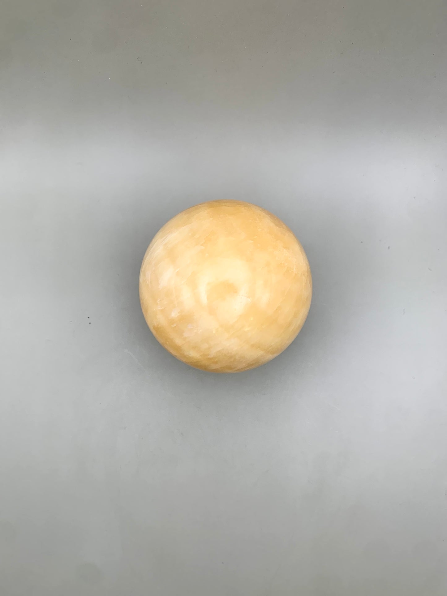 Esfera de calcita amarilla