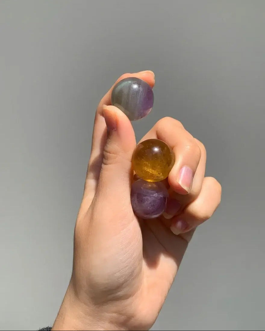Esfera de fluorita multicolor
