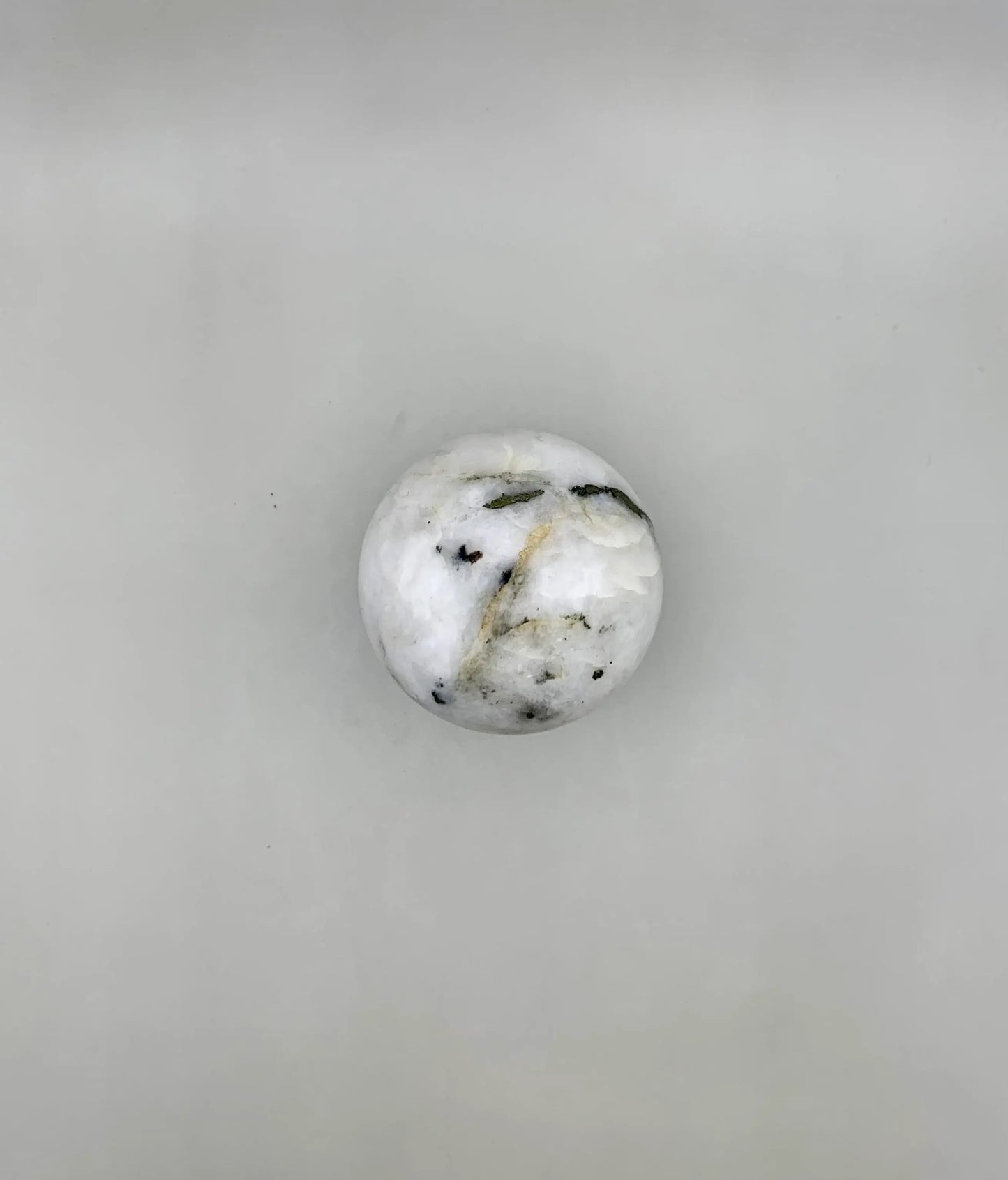 Esfera de cuarzo con lepidolita