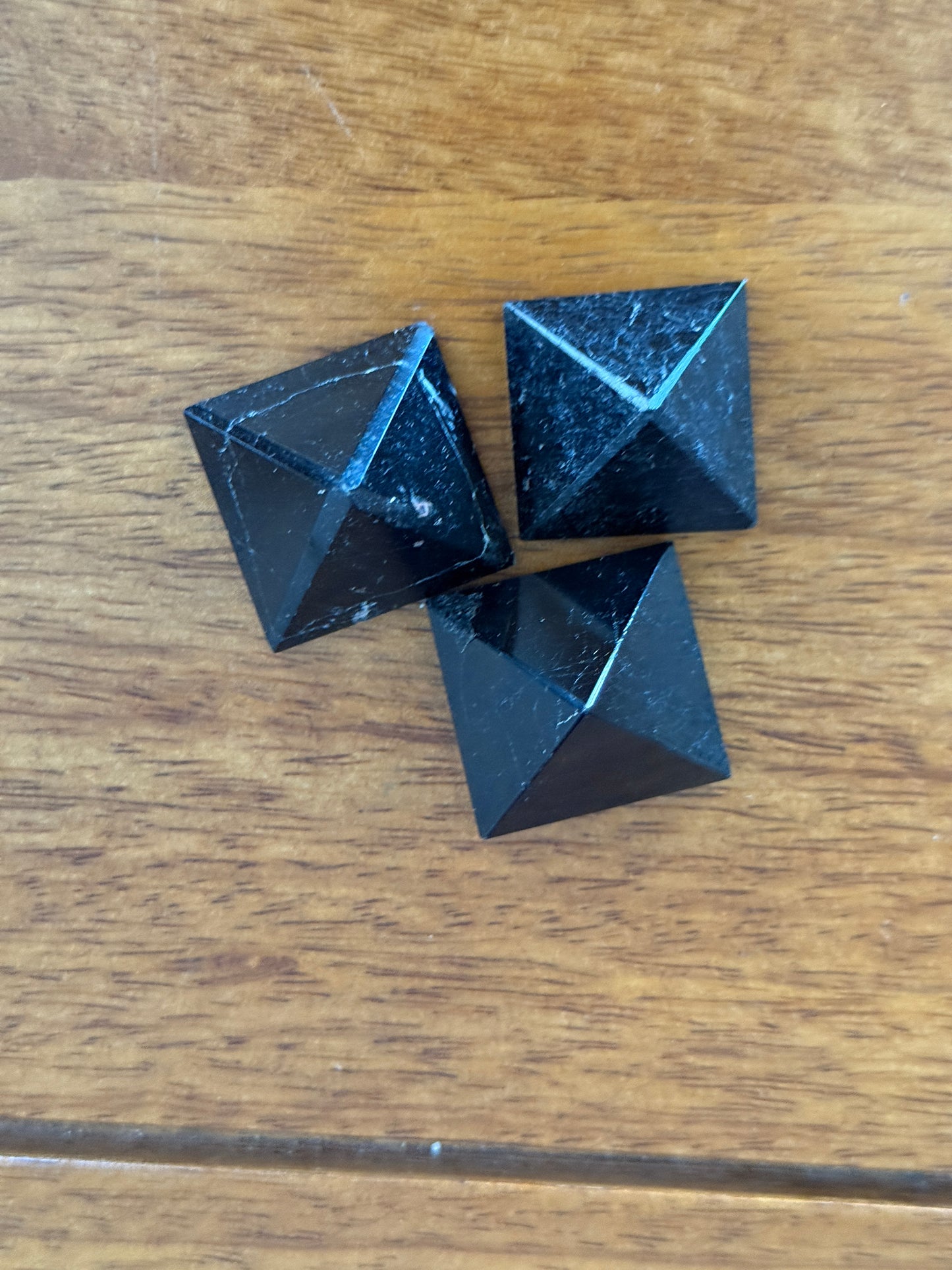 Pirámide de Turmalina Negra