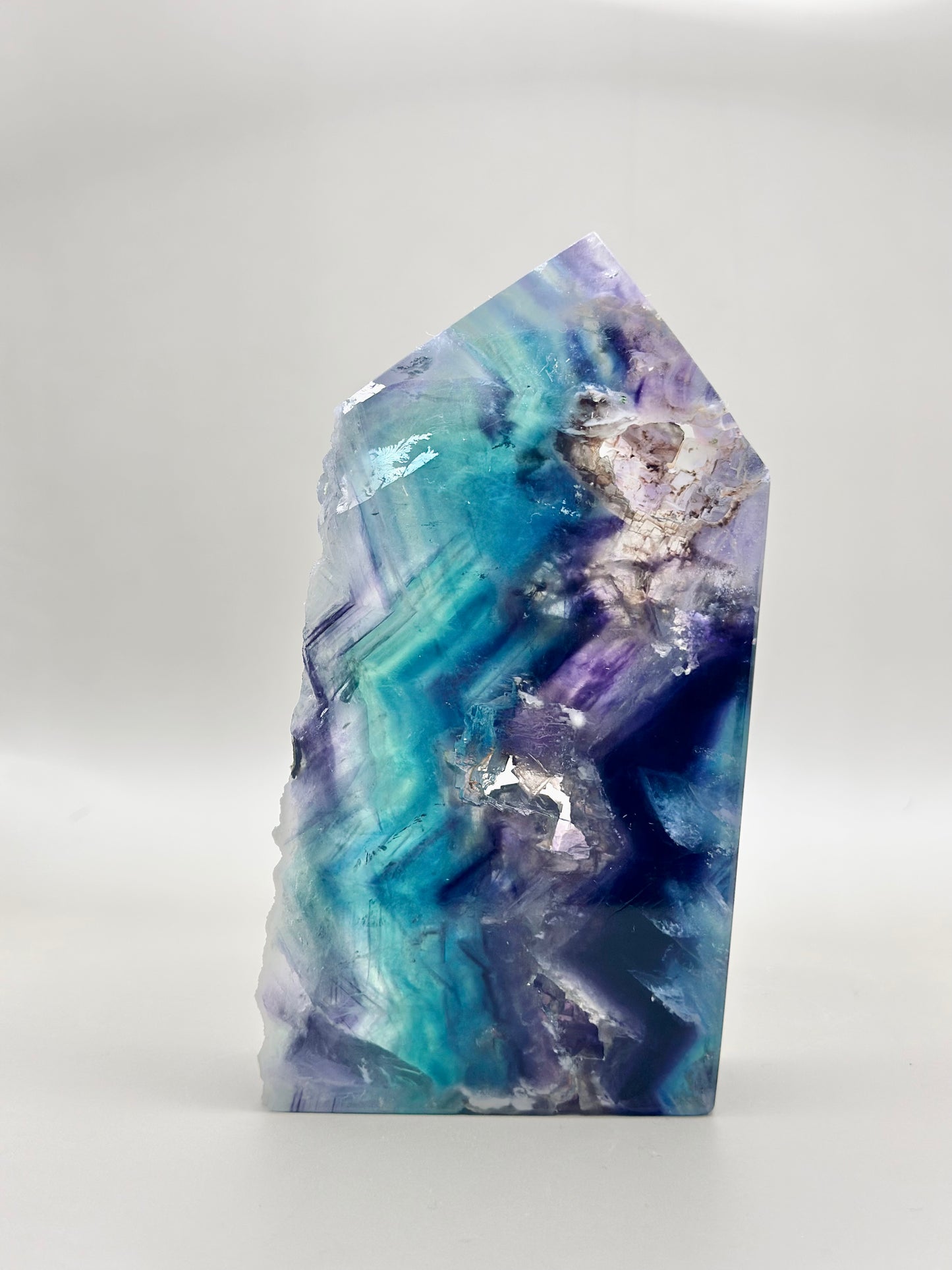 Punta de Fluorita Multicolor semipulida