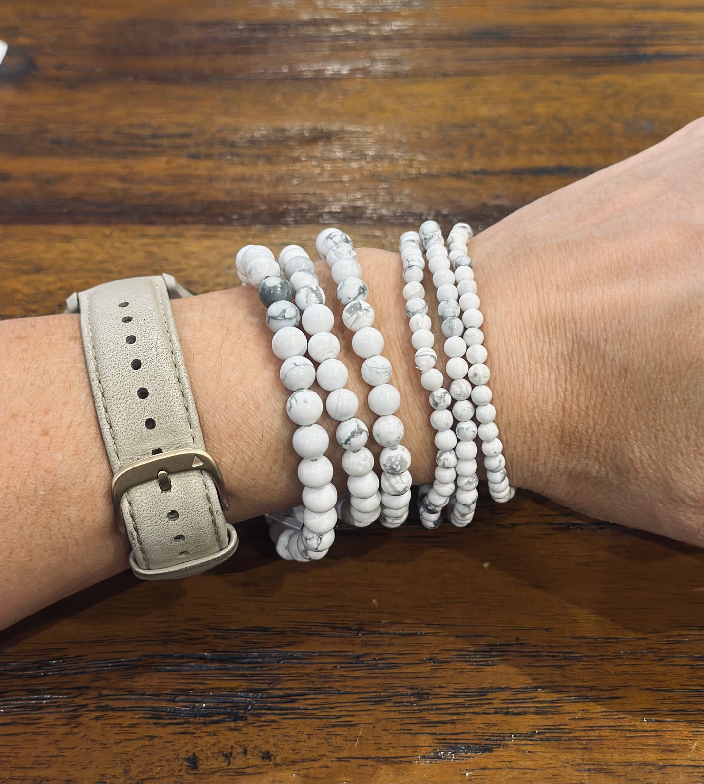 Pulsera de bolas de Howlita