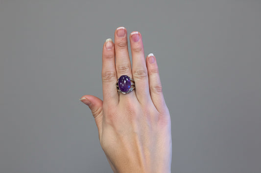 Anillo adaptable plateado de amatista 