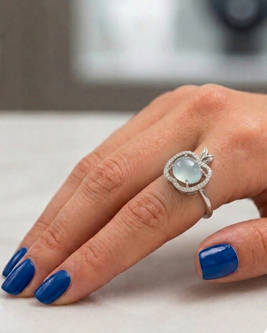 Anillo de aguamarina con forma de manzana