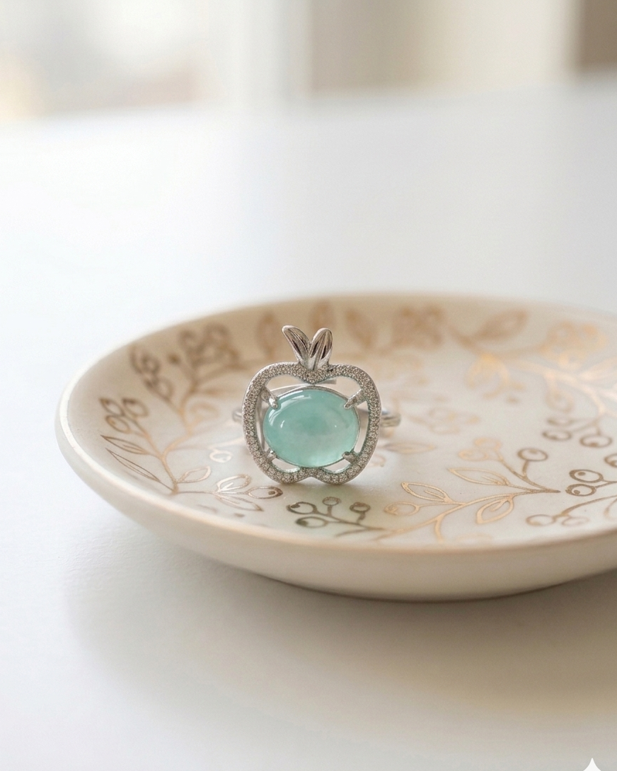 Anillo de aguamarina con forma de manzana