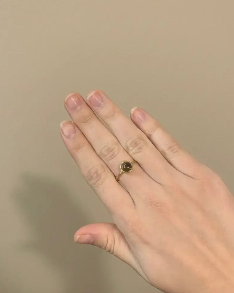 Anillo de diseño fino dorado de ojo de tigre