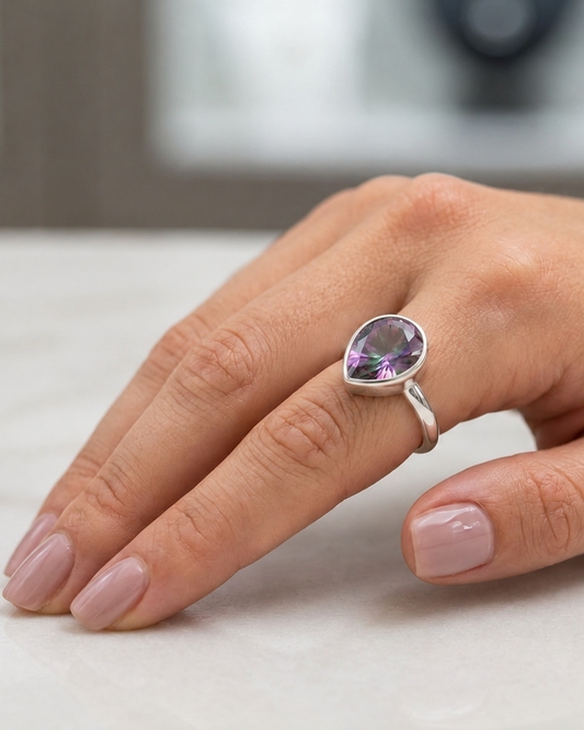 Anillo gema tallada topacio arcoíris