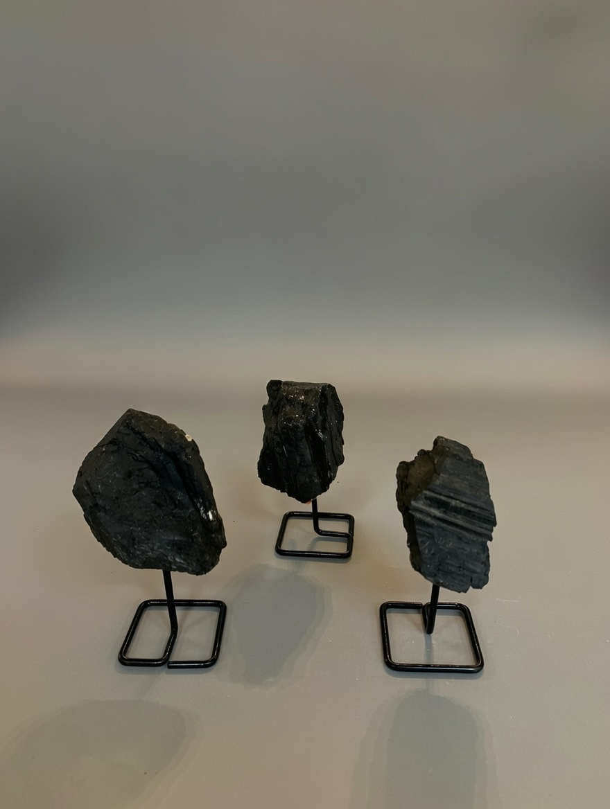 Base de metal negra de turmalina