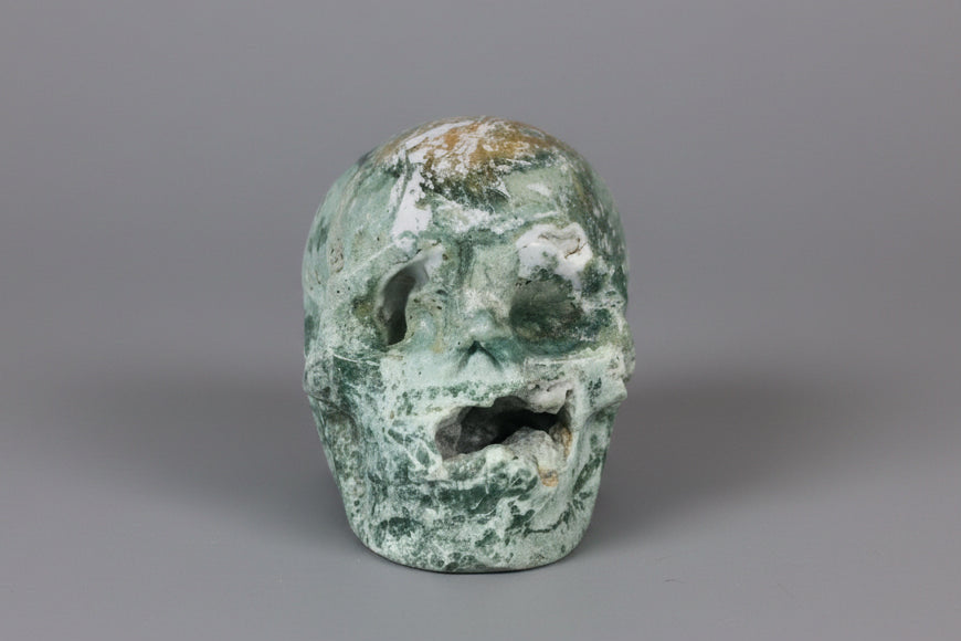 Calavera de ágata musgosa