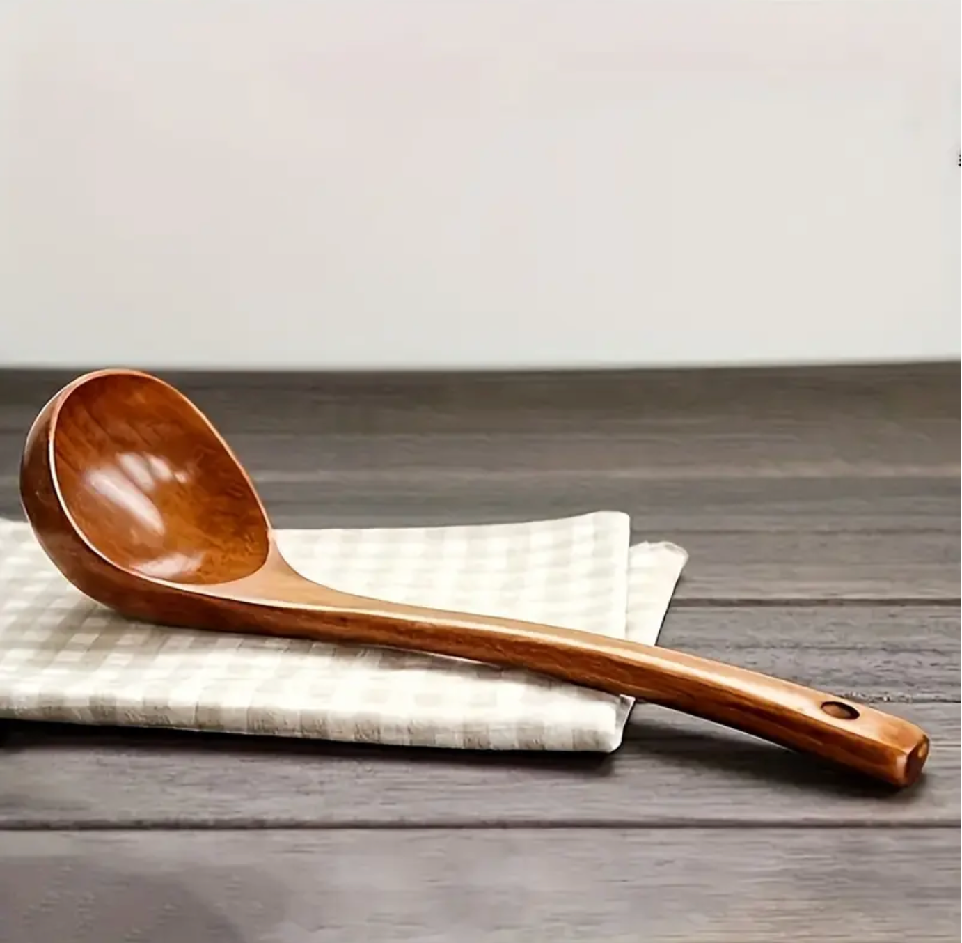 Cucharón sopero de madera