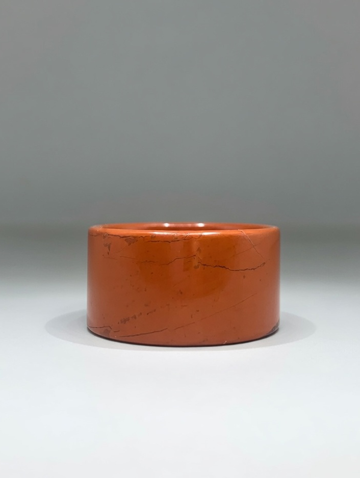 Cilindro de jade rojo 