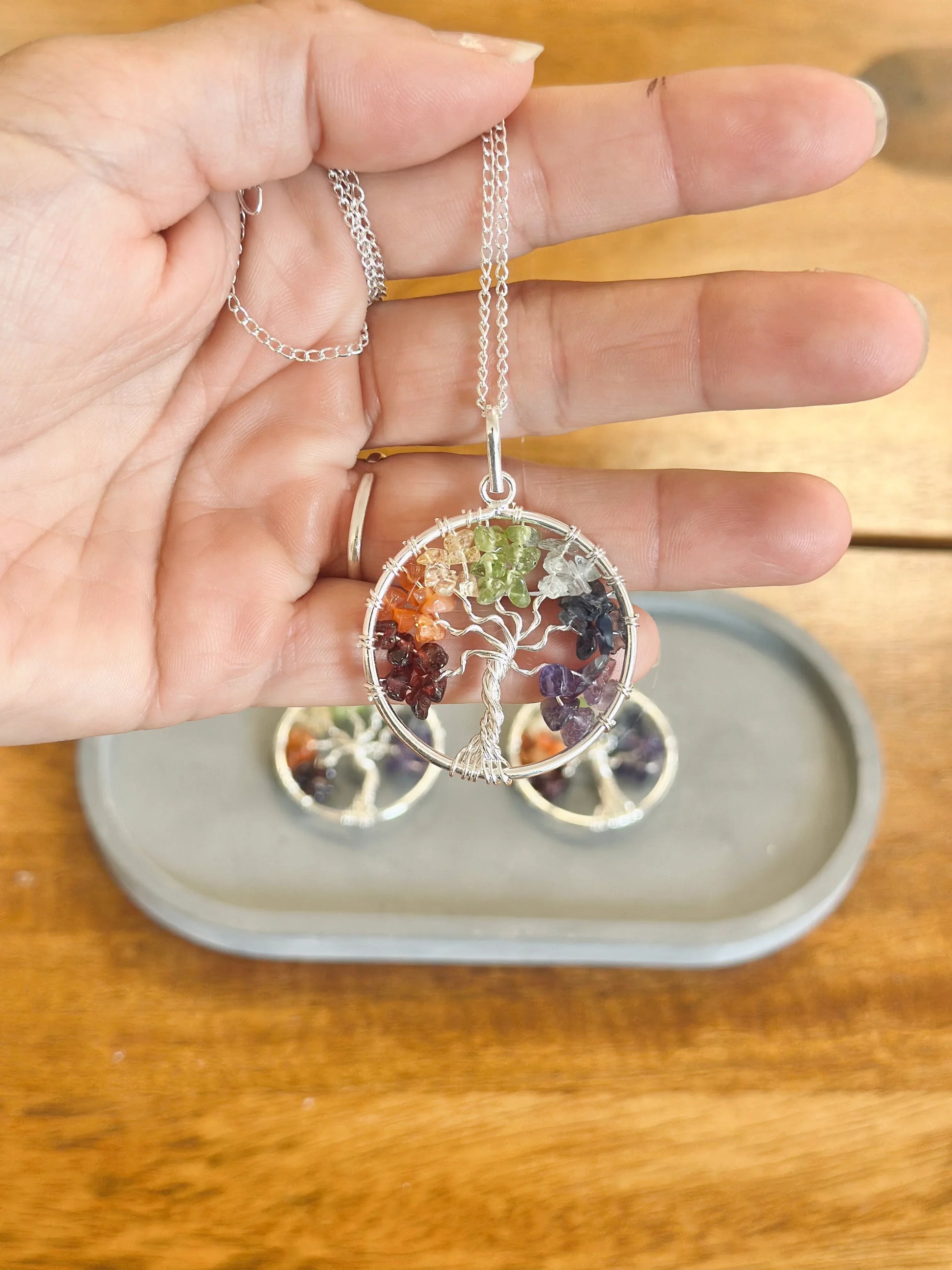 Colgante Árbol de la vida con minerales 7 chakras - La Quinta Vidal