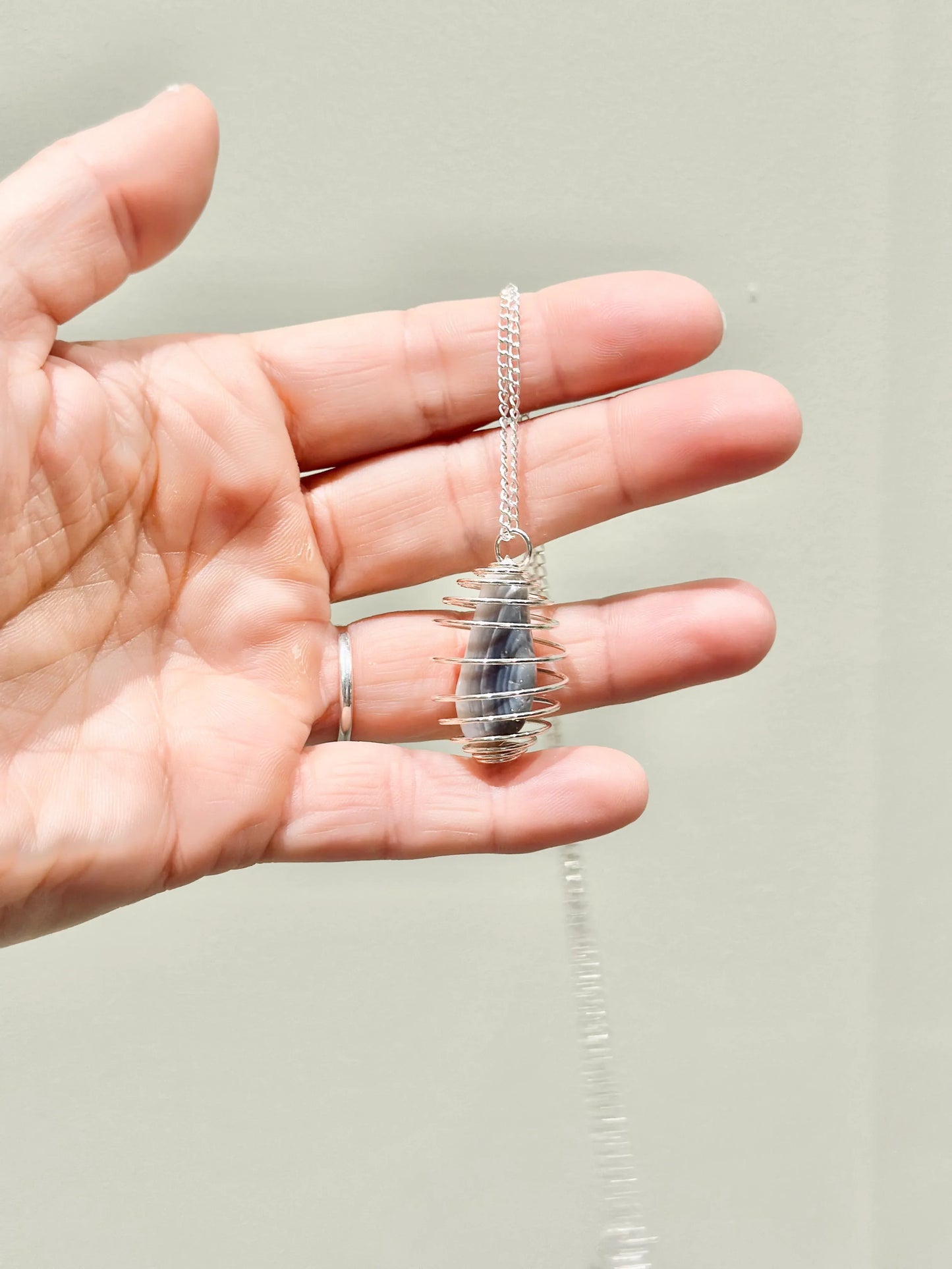 Colgante jaula plateada pequeña - La Quinta Vidal