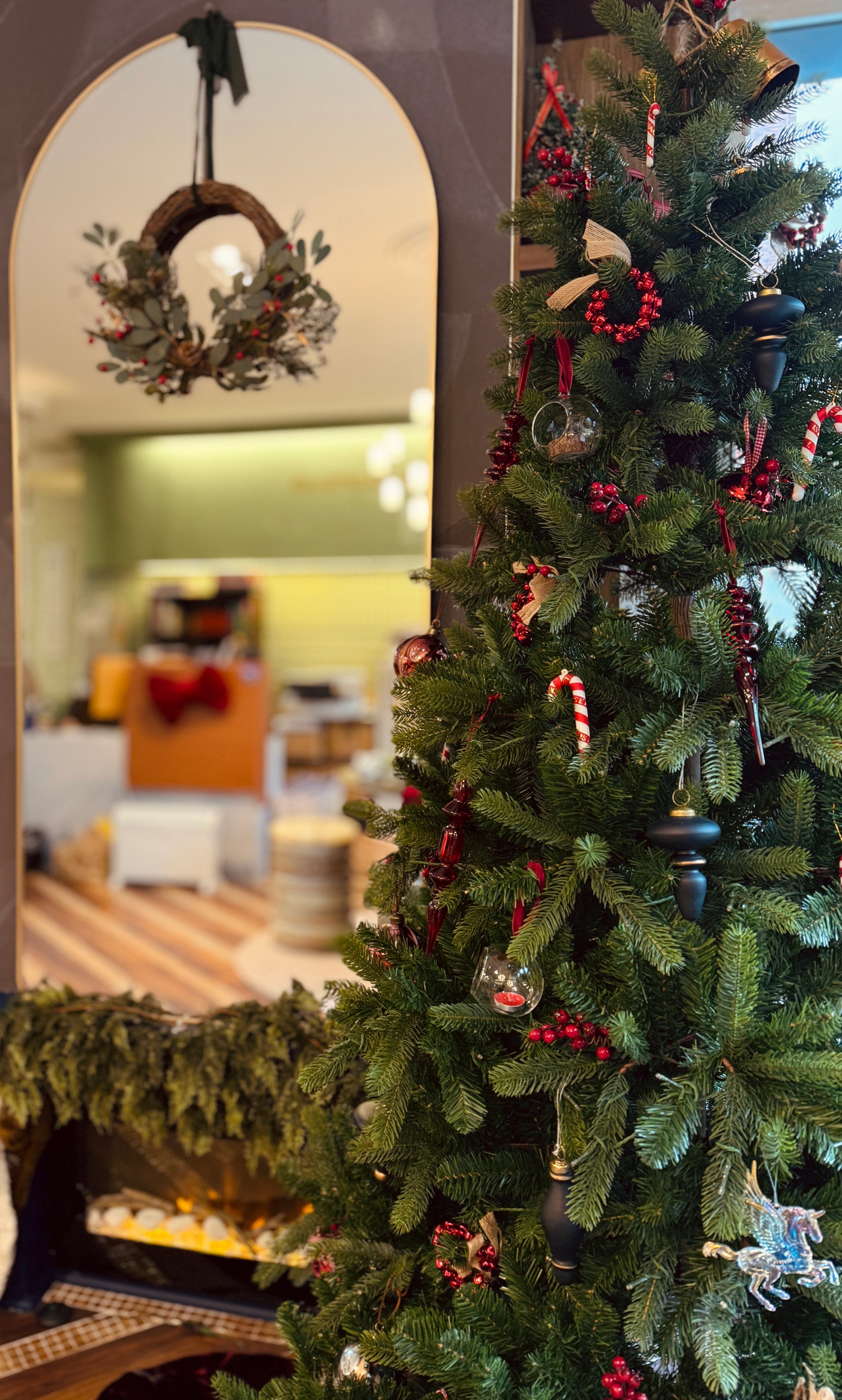 Colgante de aro de cascabel rojo