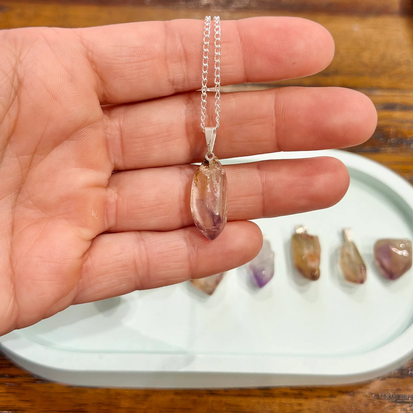 Colgante de cuarzo chamánico (maestro) rodado con cadena - La Quinta Vidal