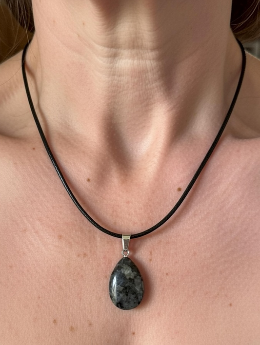 Colgante de merlinita