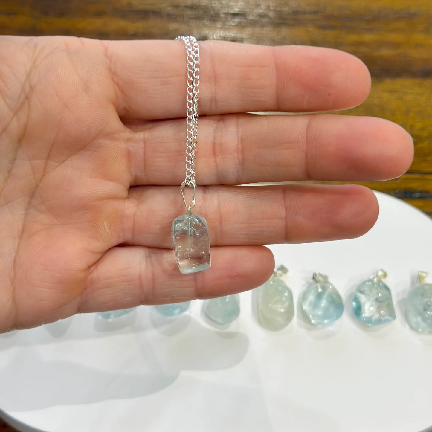 Colgante de Topacio Azul rodado con cadena 