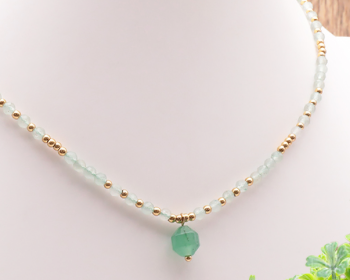 Collar de bolas aureola dorado