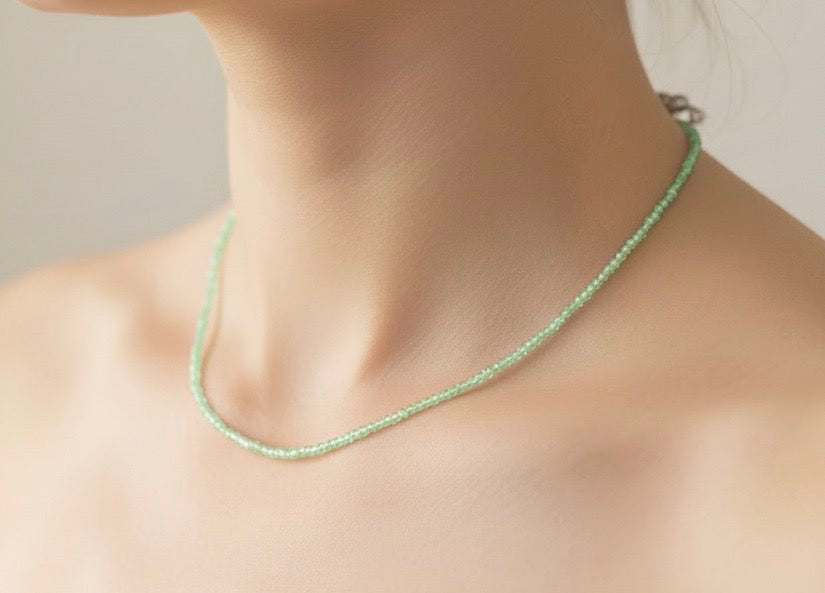 Collar de bolas de olivino