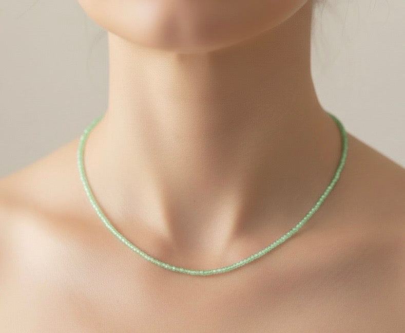 Collar de bolas de olivino