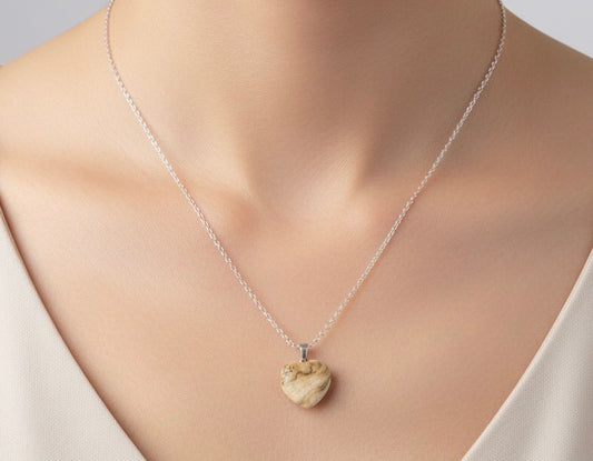 Collar de corazón de jaspe paisina