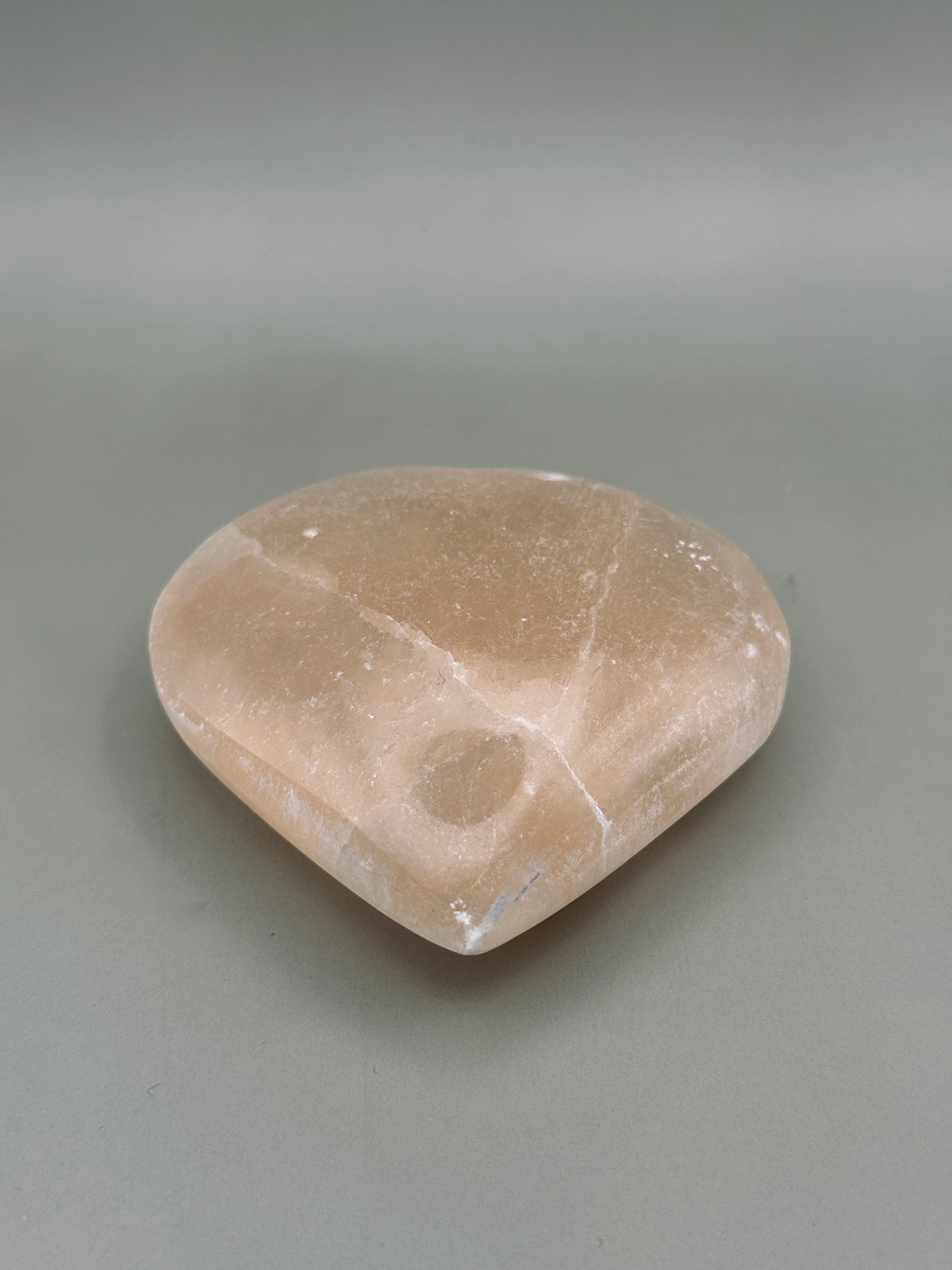 Corazón de mineral de selenita naranja