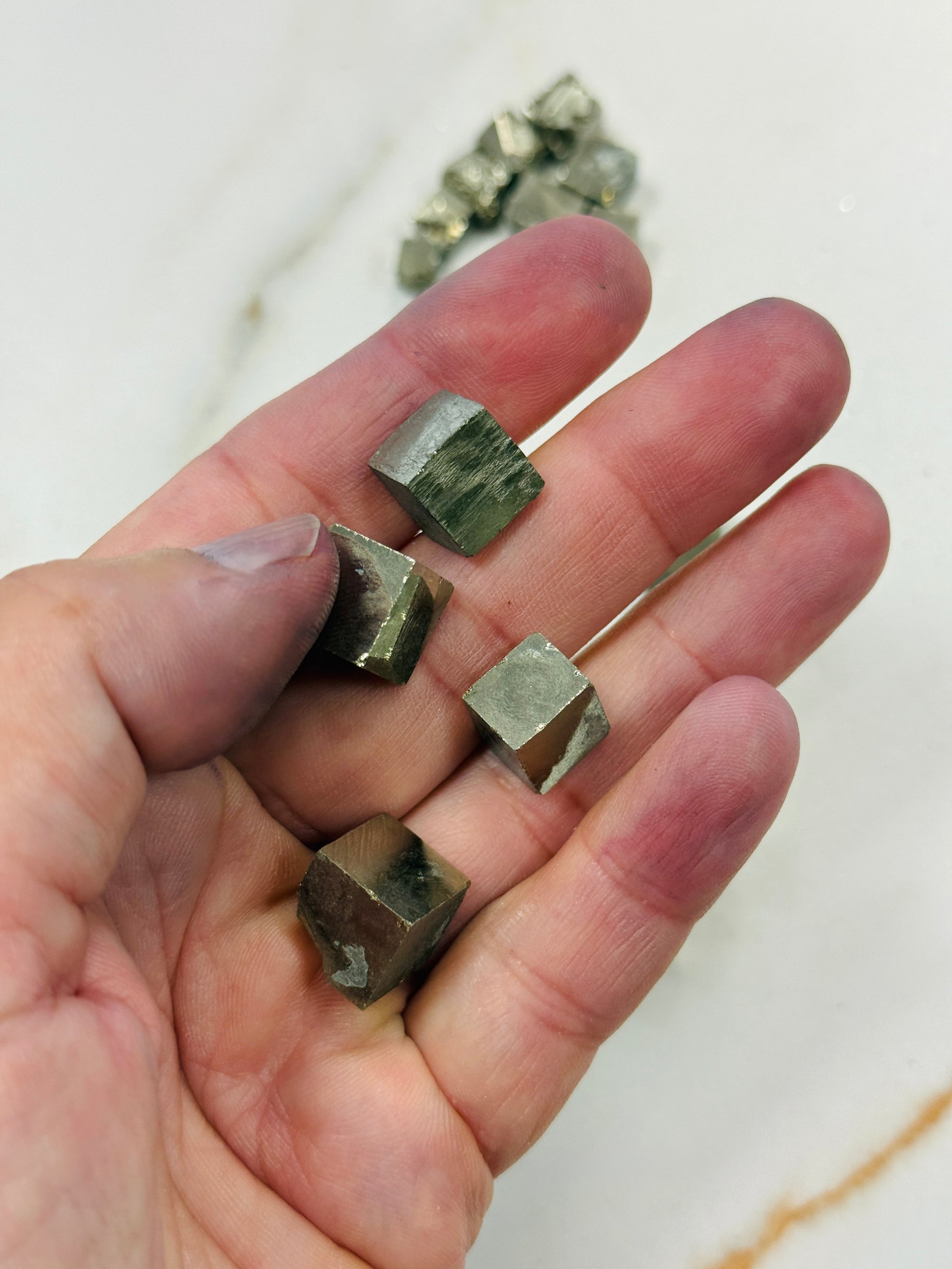 Cubitos de mineral de pirita navajun