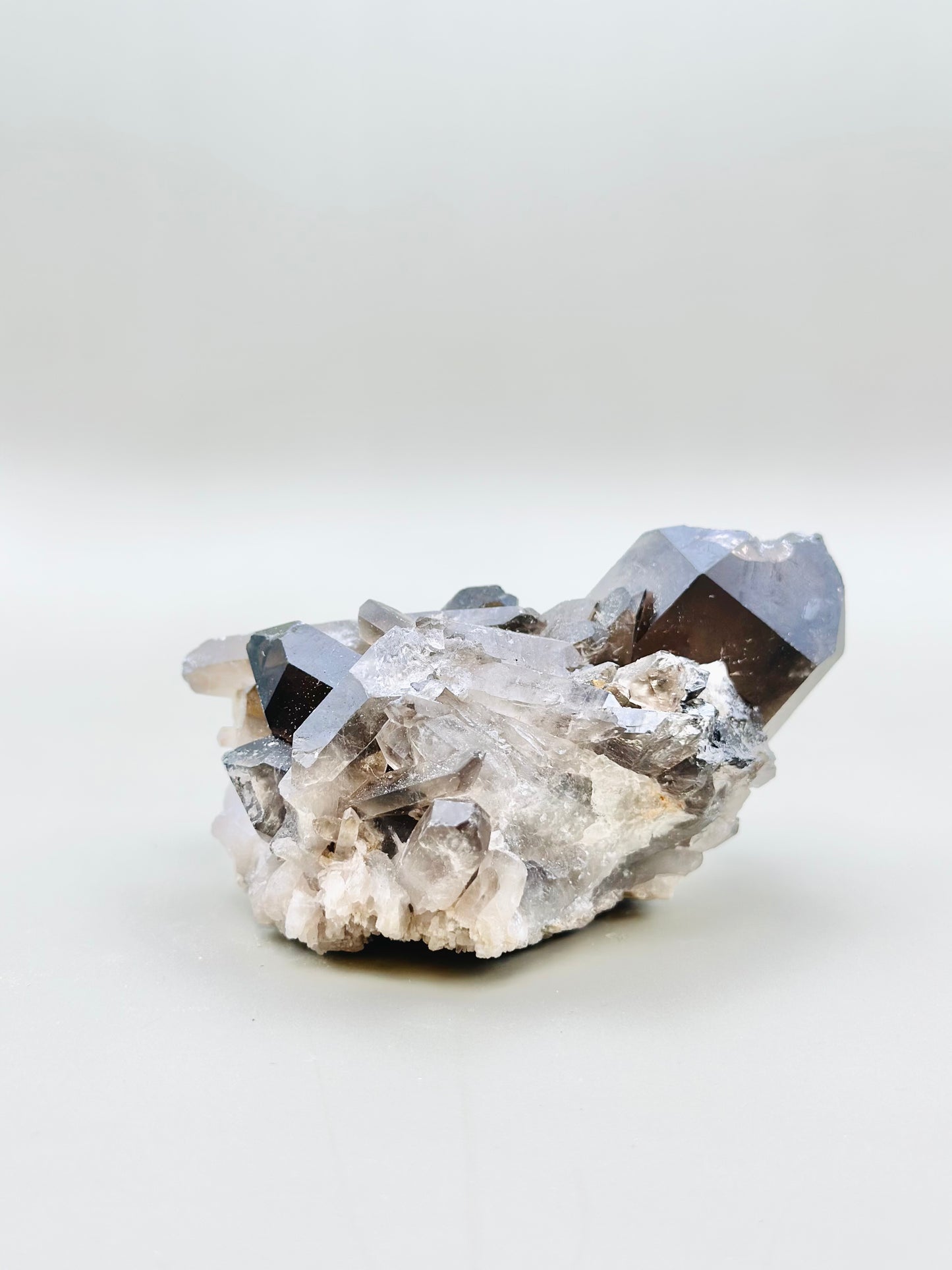 Dursa de mineral de cuarzo ahumado