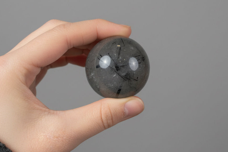 Esfera de cuarzo negro rutilado
