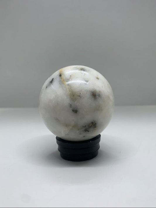 Esfera de cuarzo con lepidolita