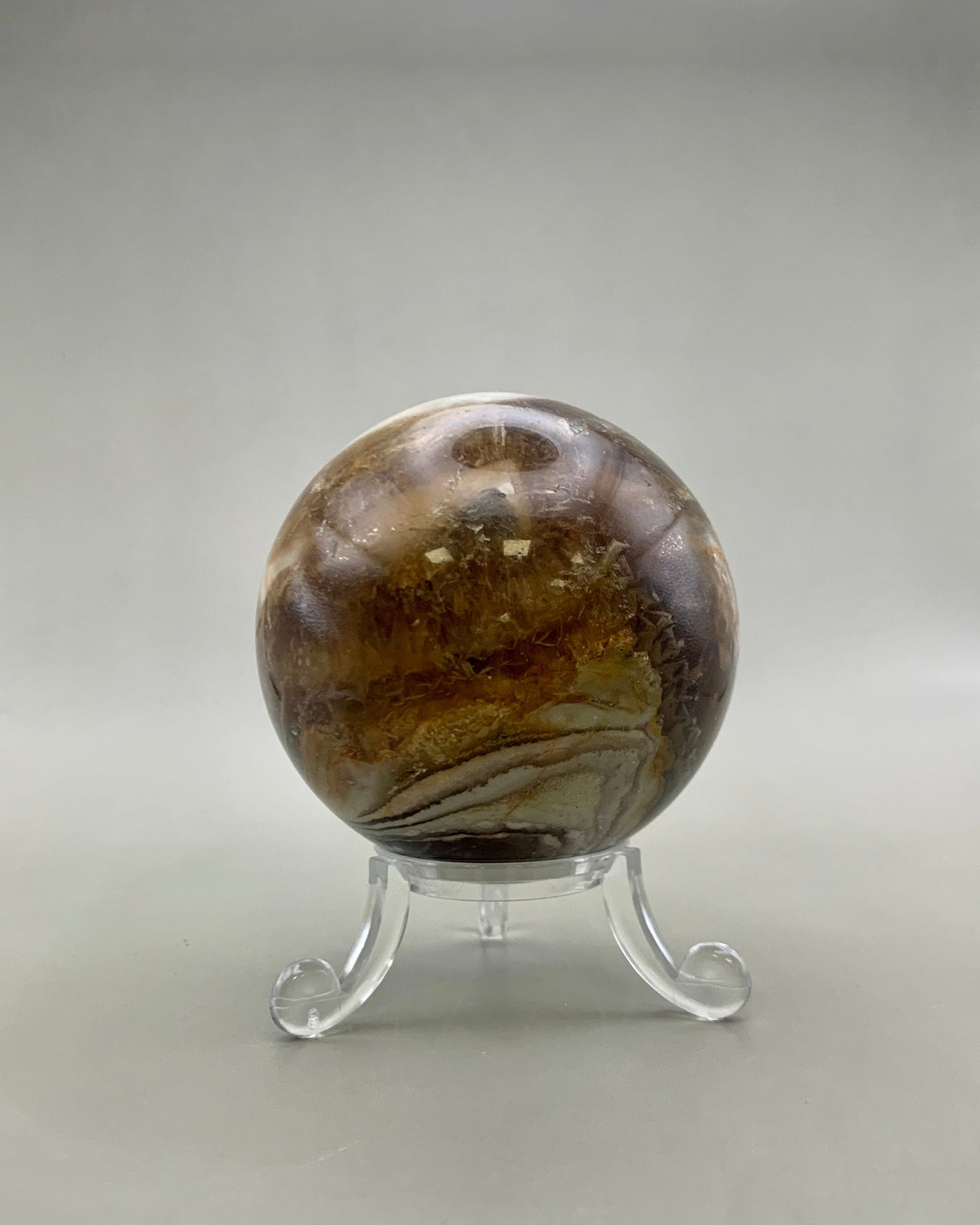 Esfera de lepidolita con cuarzo ahumado