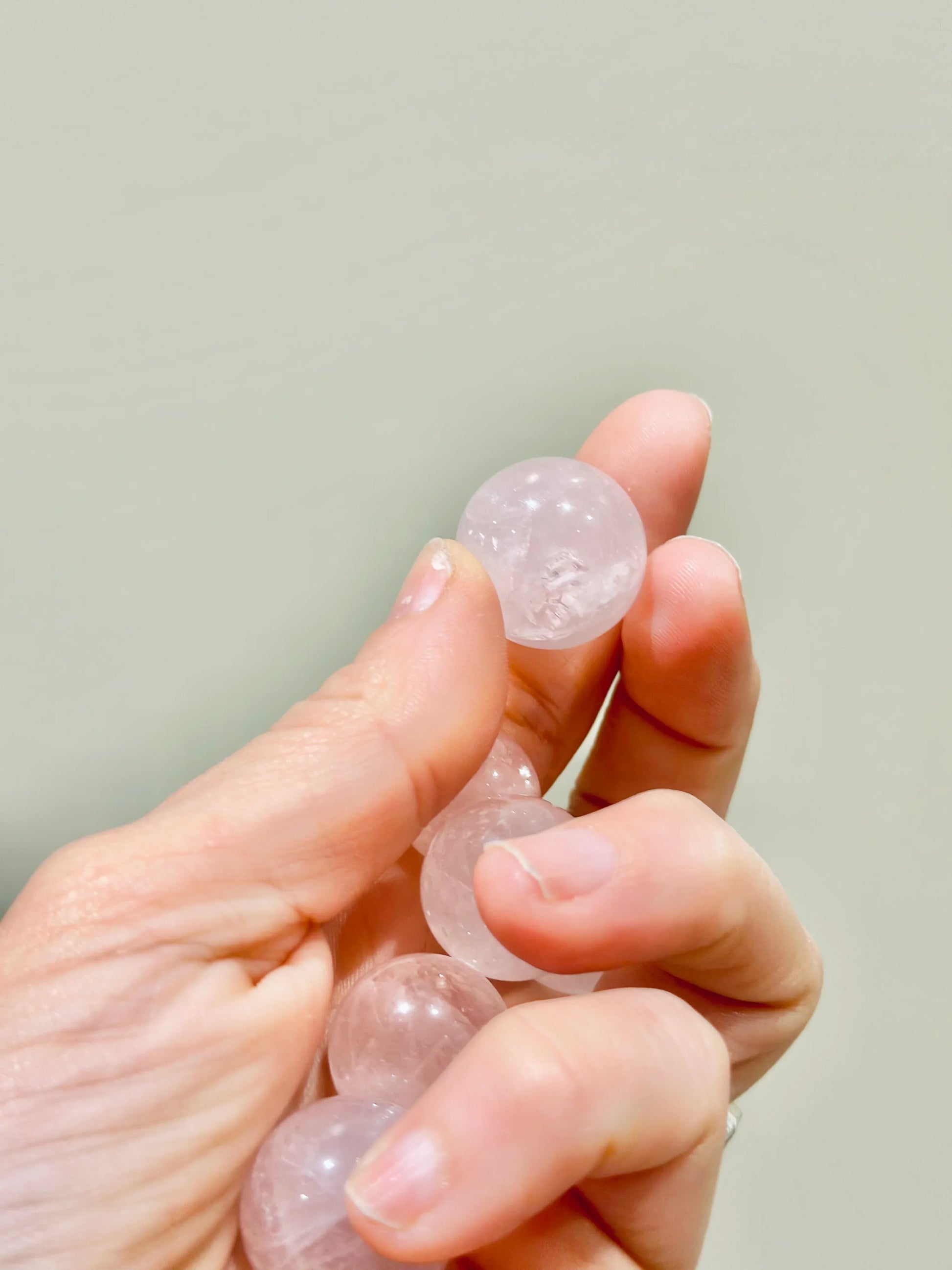 Esferas de Cuarzo Rosa - La Quinta Vidal