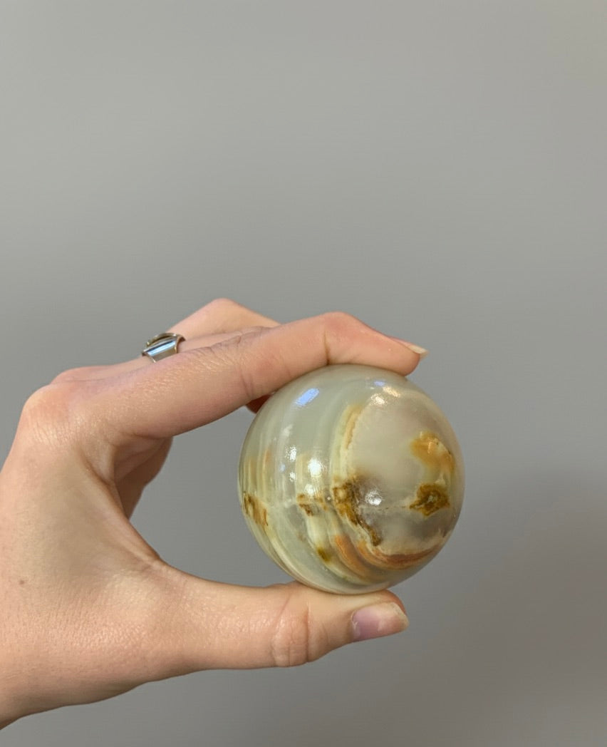 Esfera de mineral de ónix verde