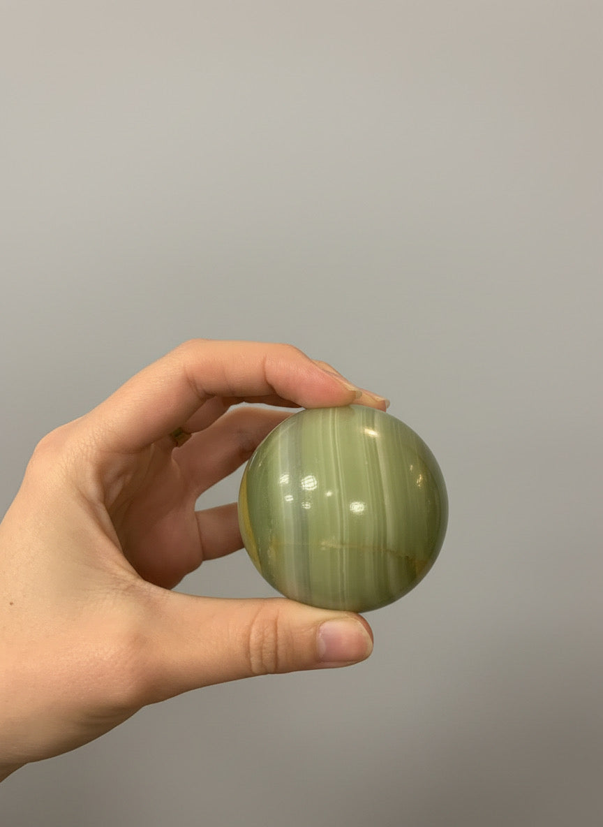 Esfera de mineral de ónix verde