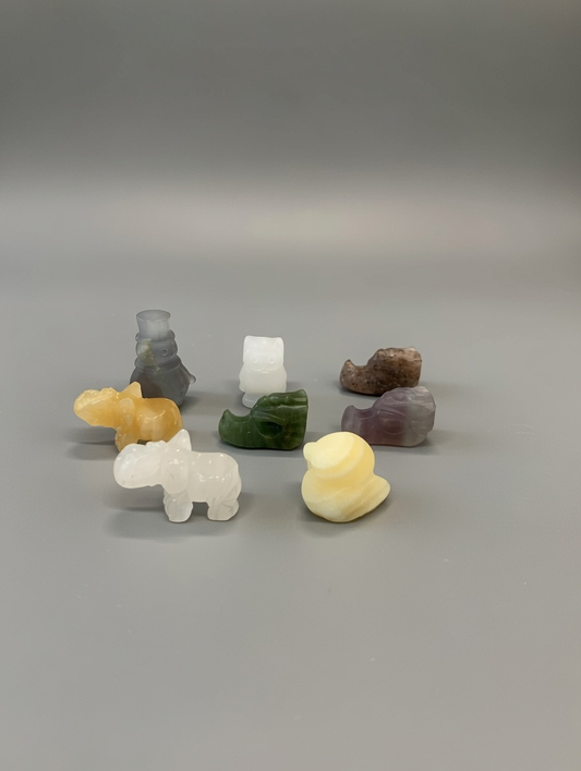 Figuras de mineral talladas