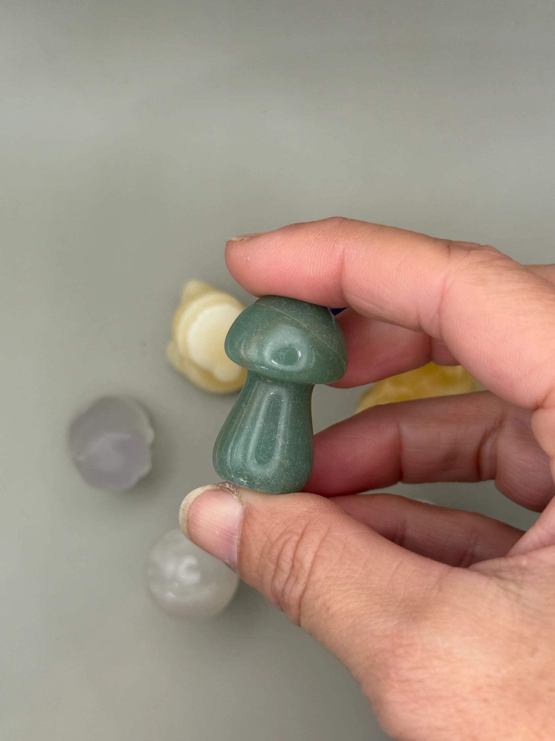 Figuras de mineral talladas