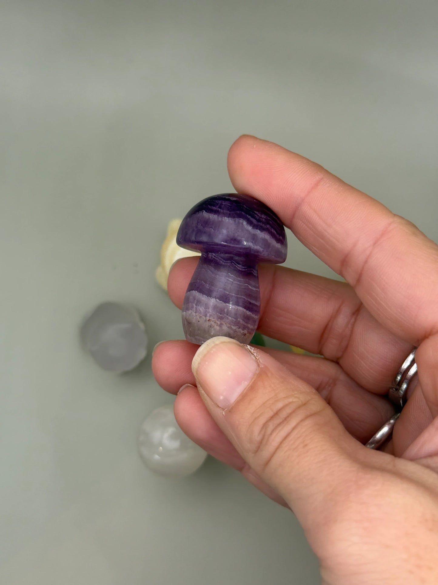 Figuras de mineral talladas