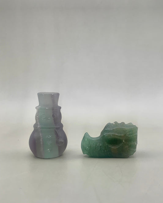 Figuras talladas de fluorita multicolor 
