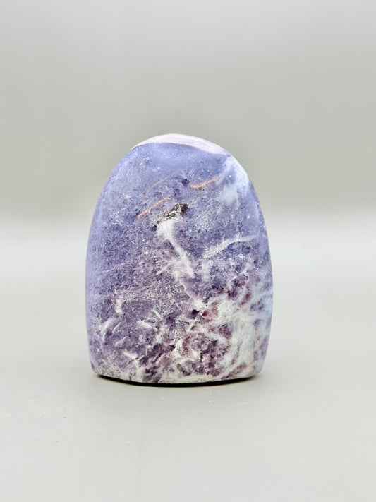 Forma libre de mineral de lepidolita