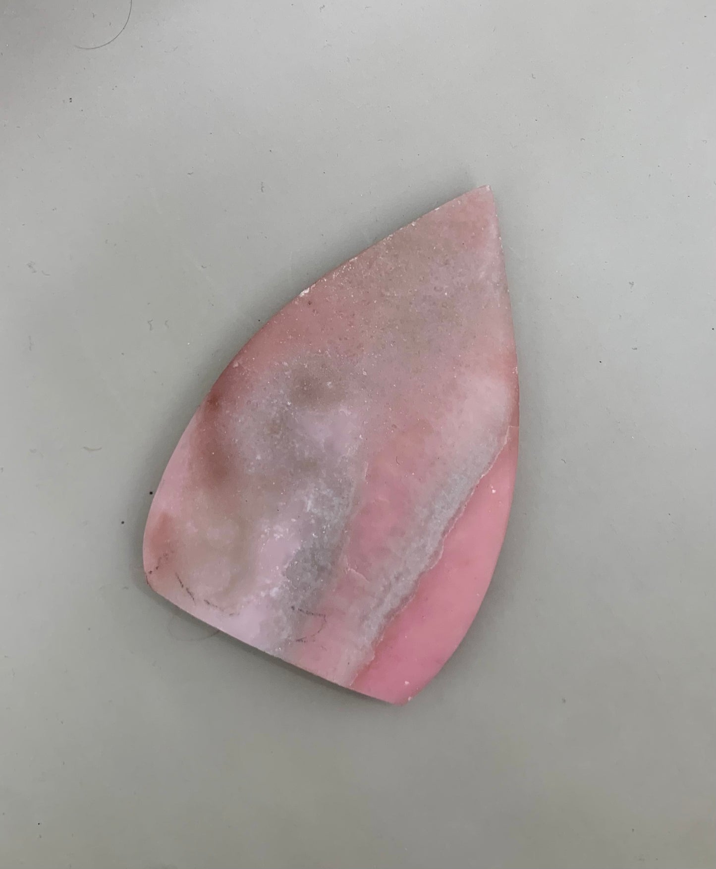 Forma libre de ópalo rosa