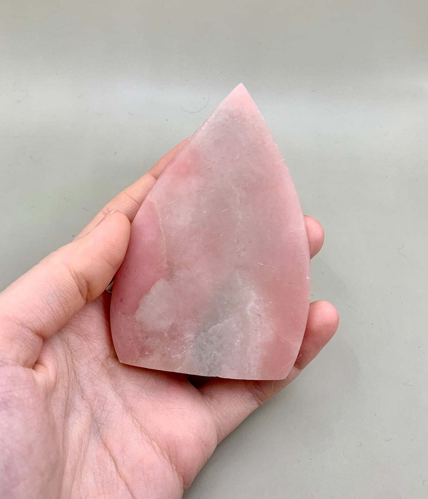 Forma libre de ópalo rosa