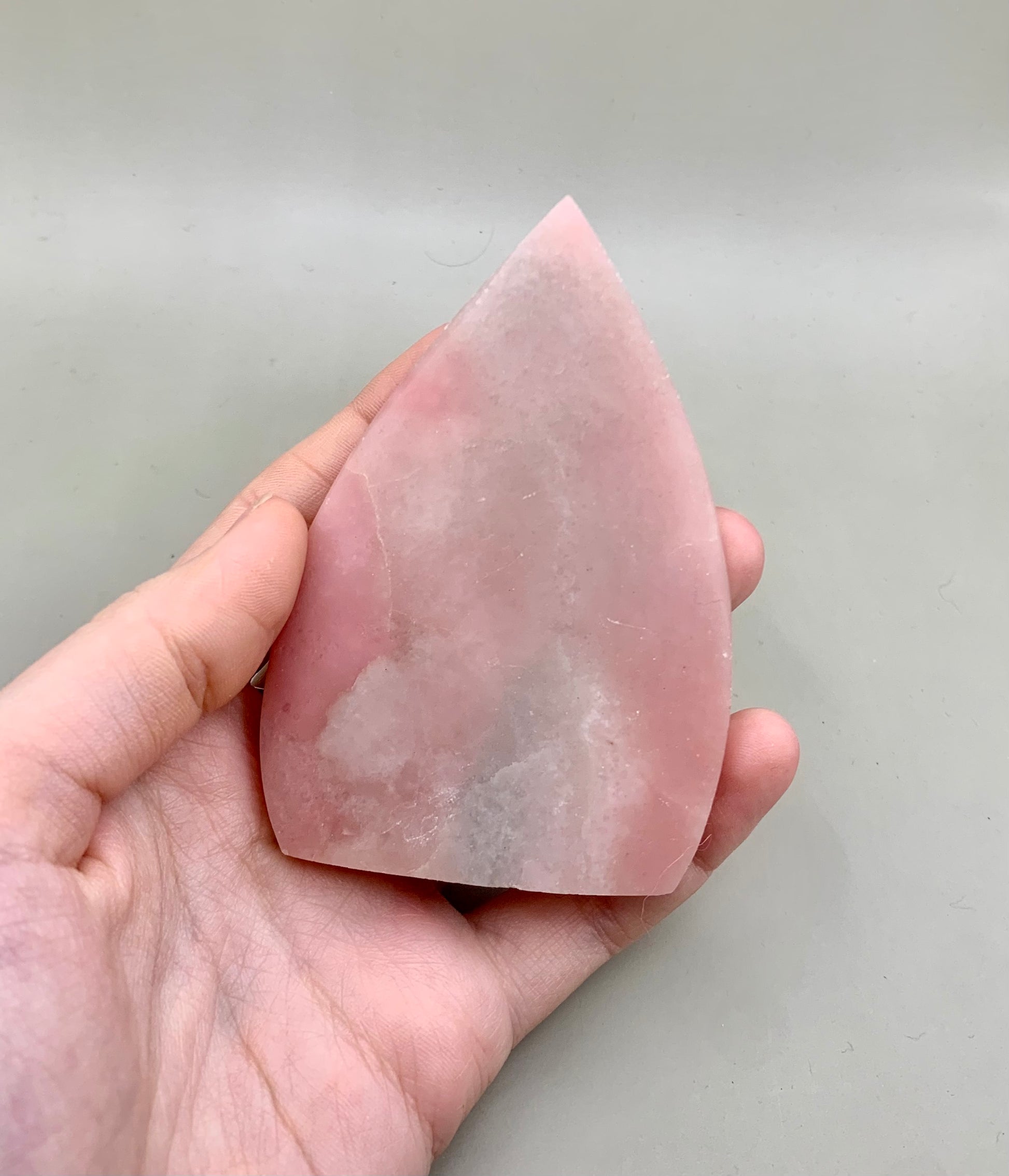 Forma libre de ópalo rosa