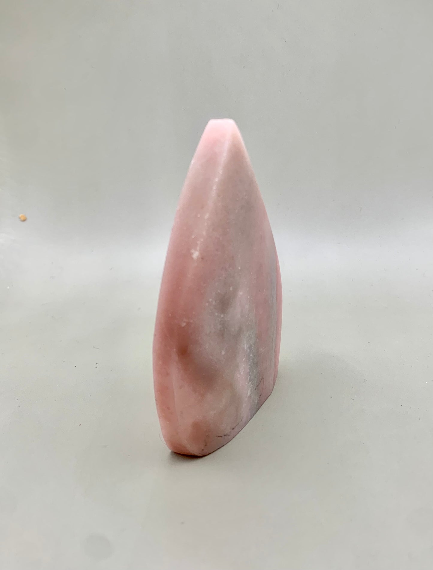 Forma libre de ópalo rosa