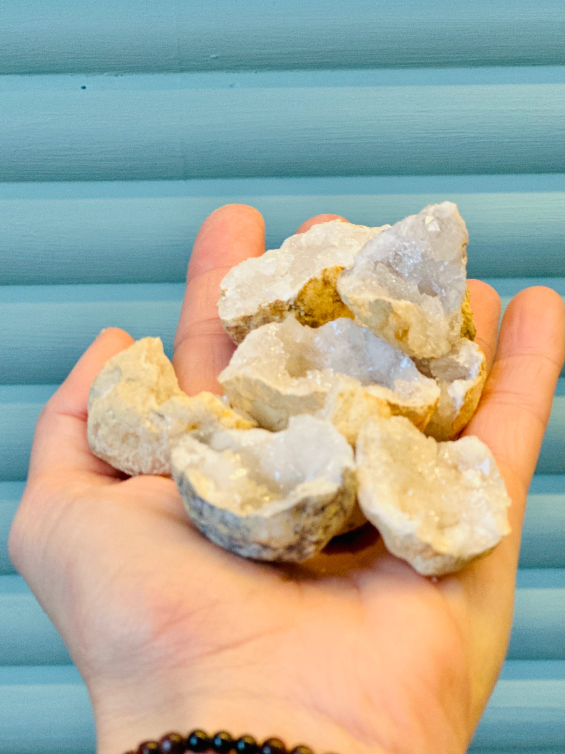 Fragmento de geoda de cuarzo o cristal de roca