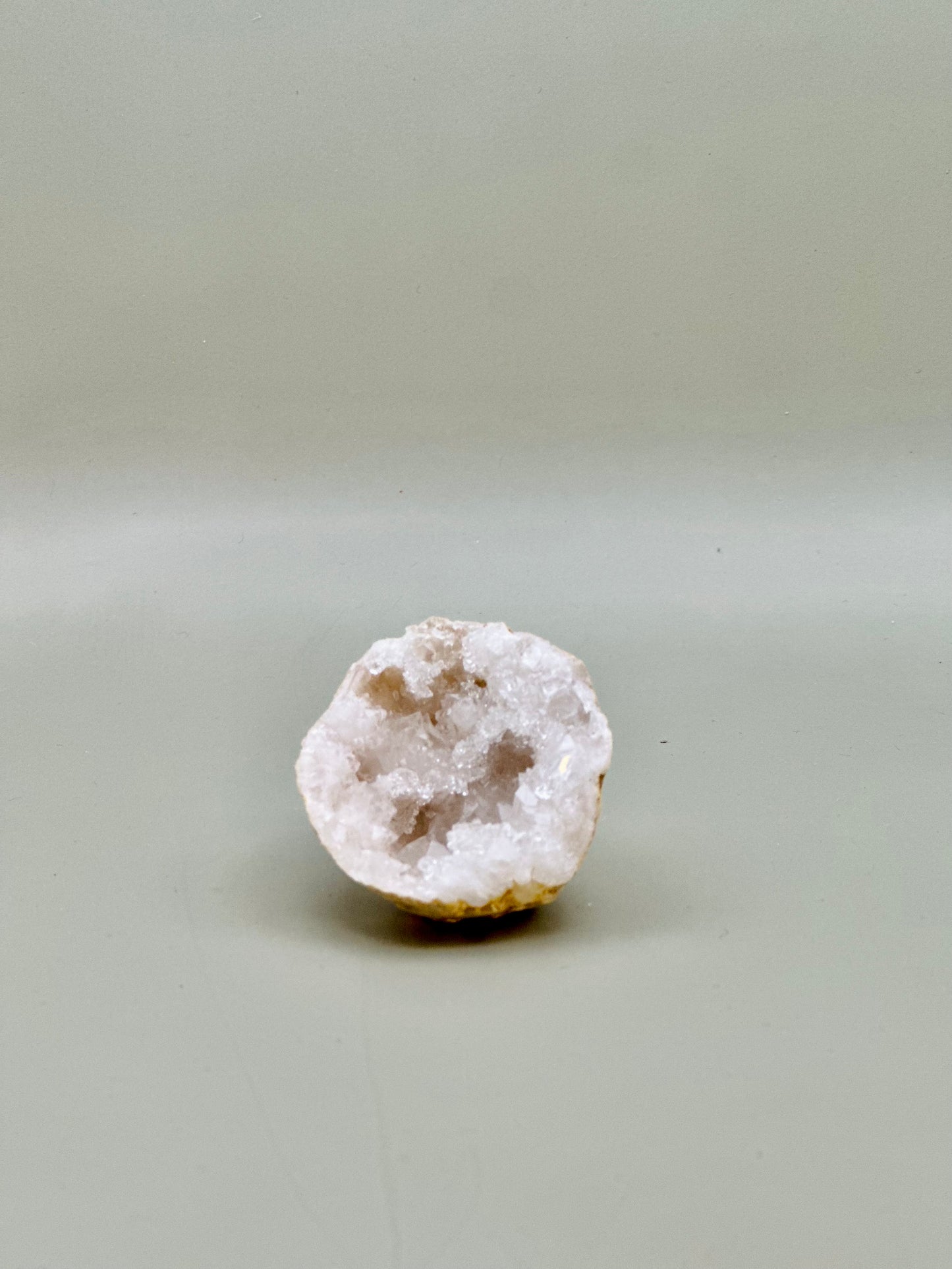 Fragmento de geoda de cuarzo o cristal de roca