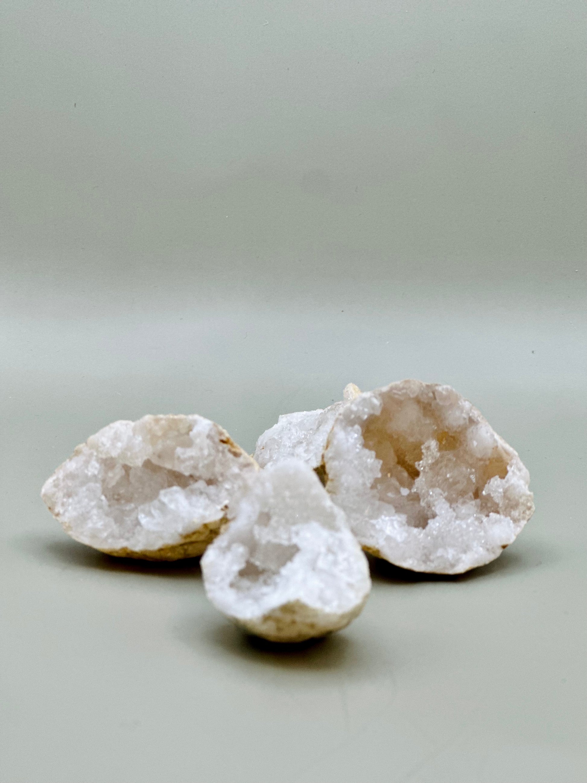 Fragmento de geoda de cuarzo o cristal de roca