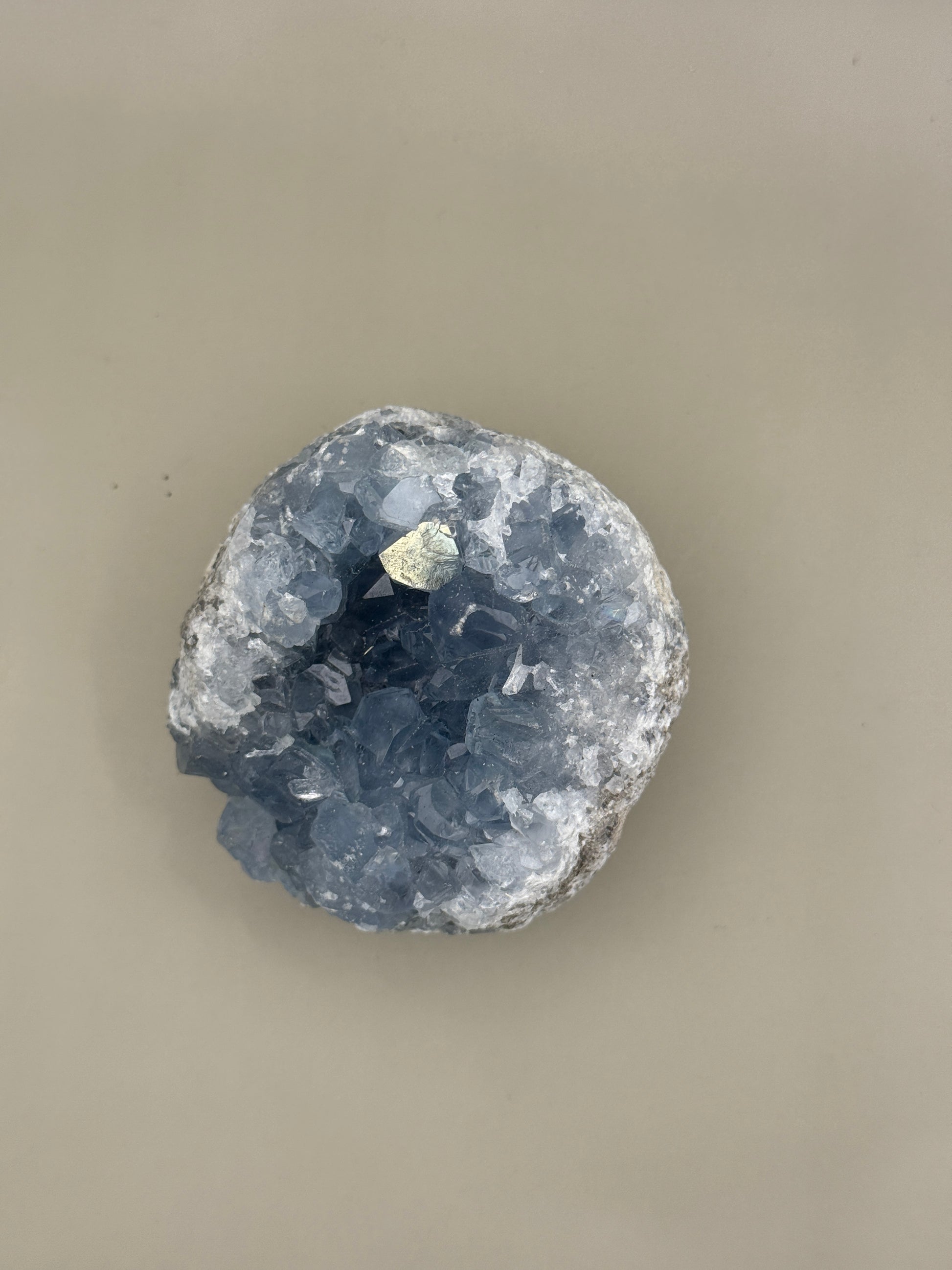 Geoda de mineral celestina