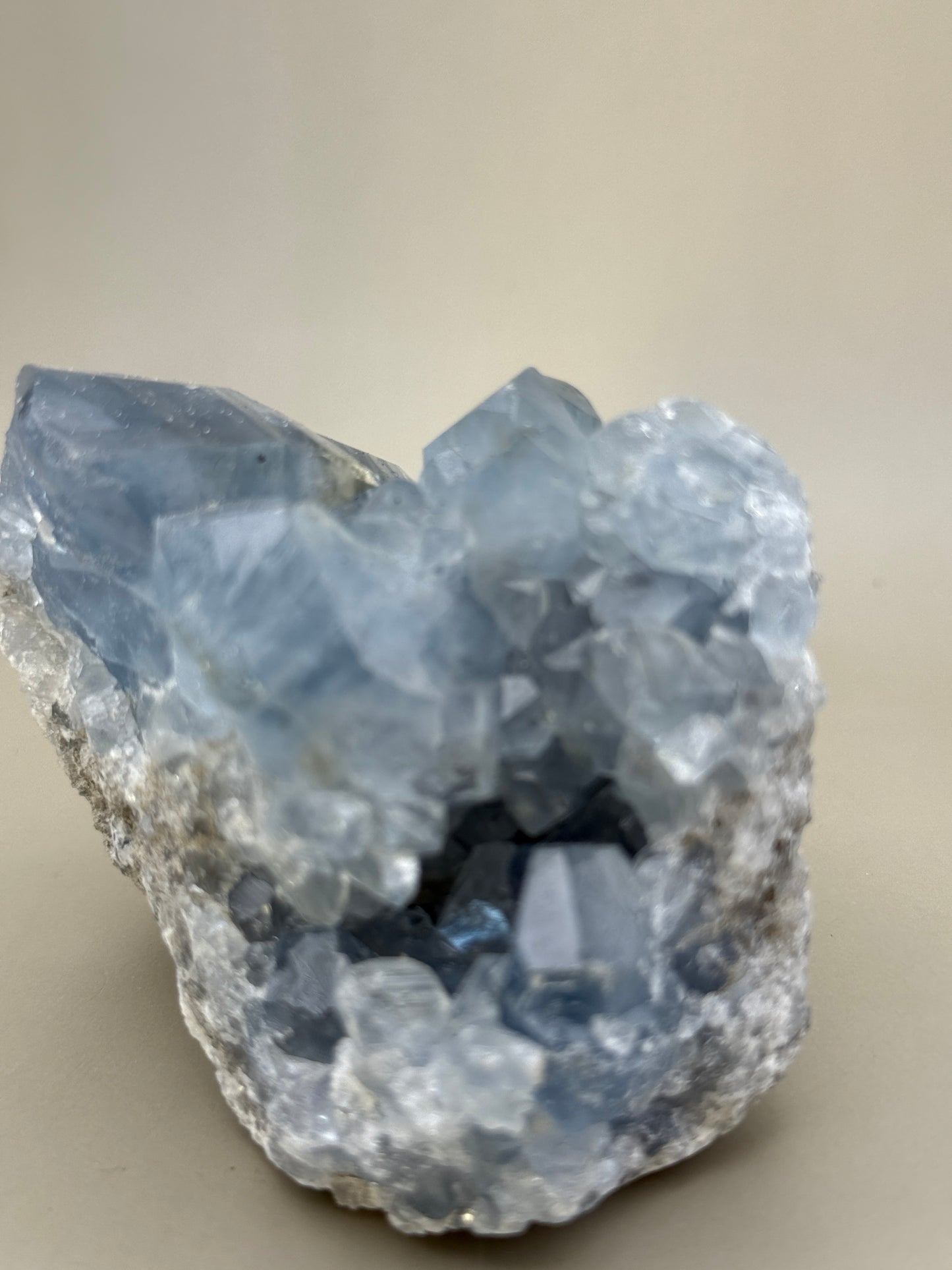 Geoda de mineral celestina