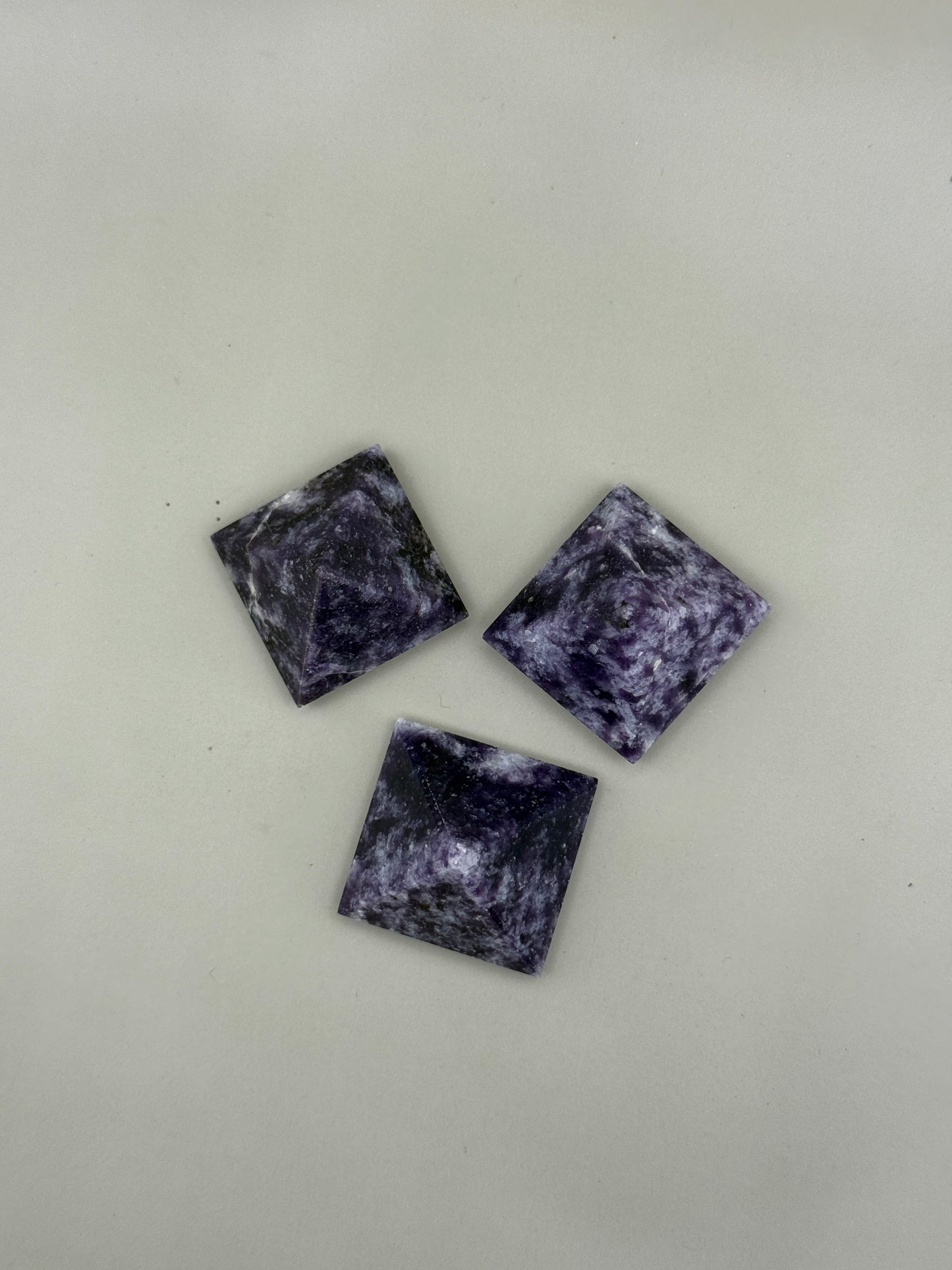 Pirámide de Lepidolita